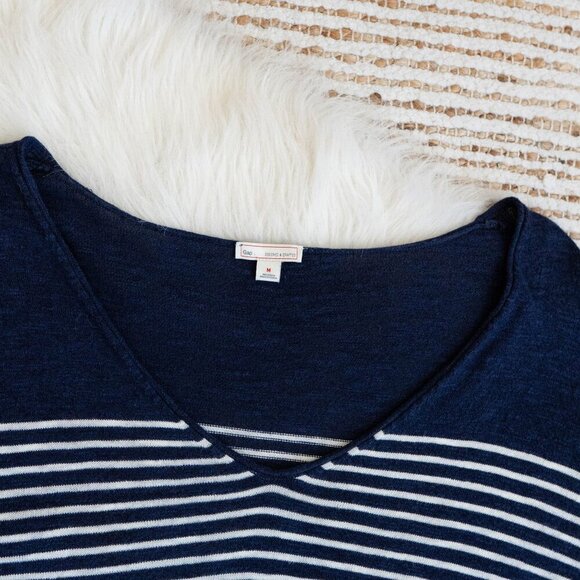 GAP STRIPE VNECK SWEATER NAVY WHITE SZ M - Picture 4 of 7